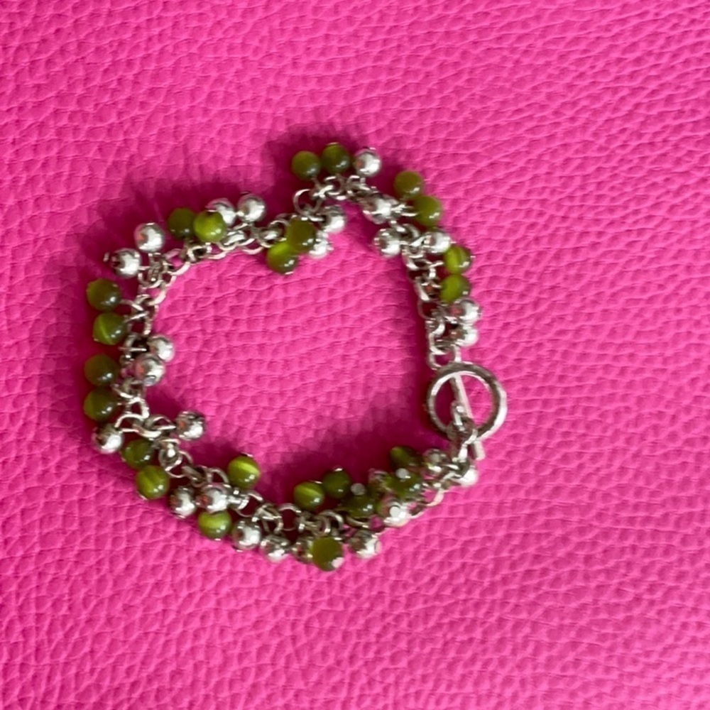 Vintage green and white dangle beaded bracelet
